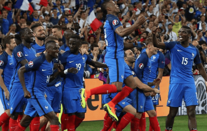 od体育亚洲官网-巴黎FC主场轻松击败尼姆，继续领跑法甲