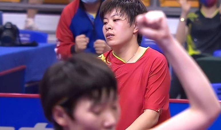 od体育网页版入口-高压对抗：场上气氛紧张，双方拼尽全力的简单介绍