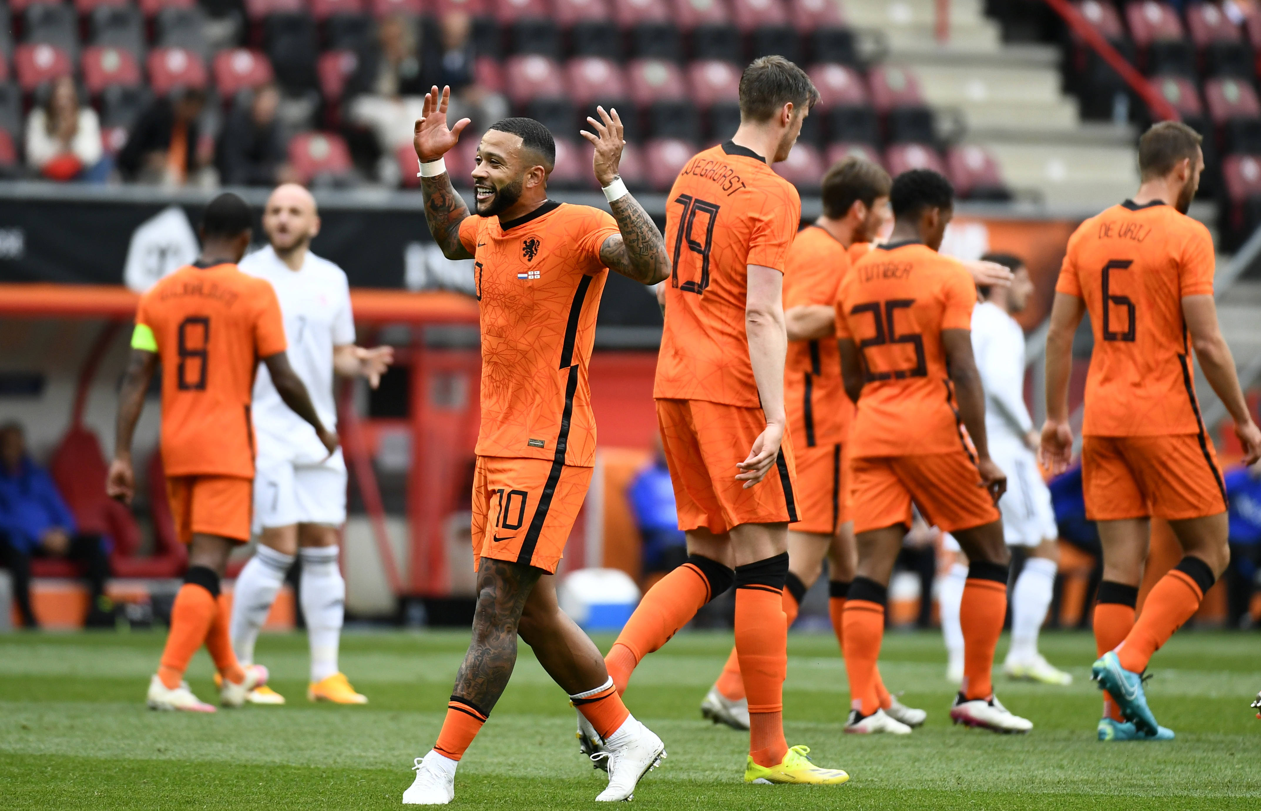 欧洲国家杯赛中的战术对决令人惊叹