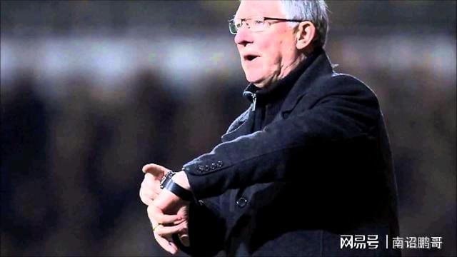 球队战绩争议不断，主教练面临挑战