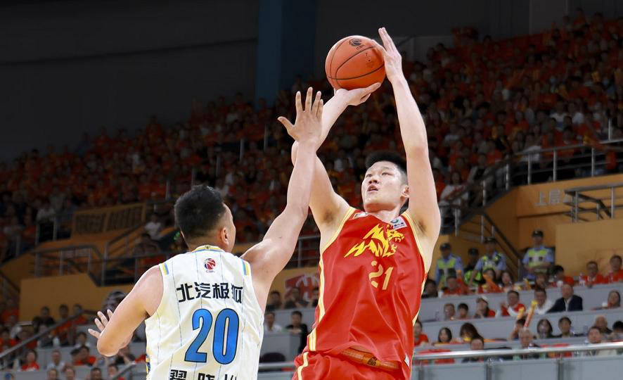 包含CBA联赛北京控股球队士气高昂，势必再夺冠军，瞄准新赛季胜利的词条