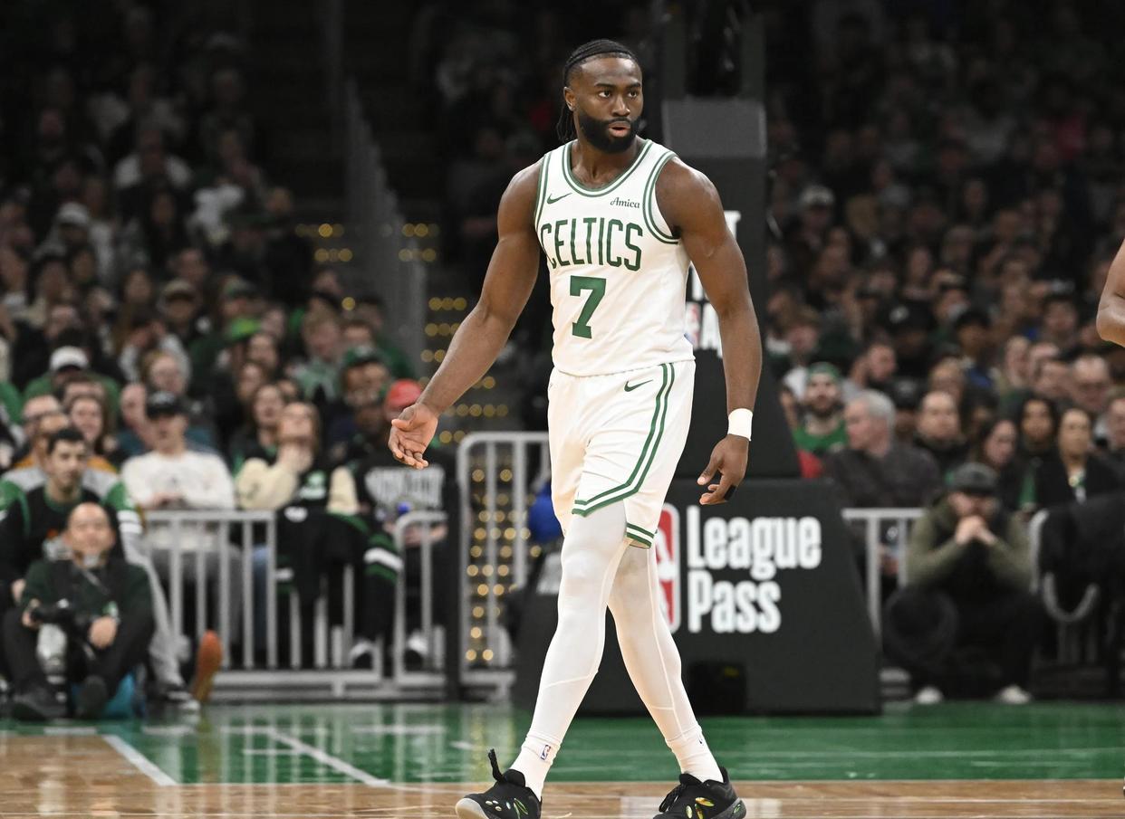 火箭力克凯尔特人，取得总决赛首胜