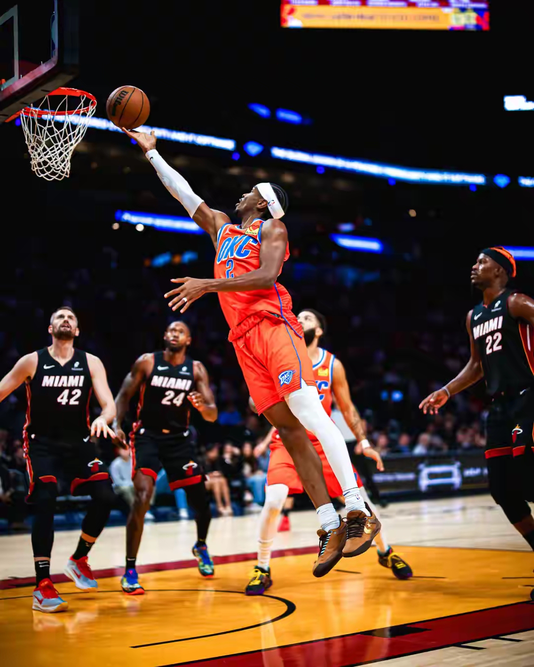 包含球员受伤！勇士不敌雷霆，吞下两连败的词条