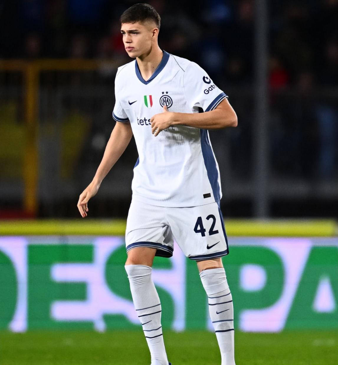 国米客场大胜博洛尼亚,稳坐积分榜首位 国米客场大胜博洛尼亚,稳坐积分榜首位