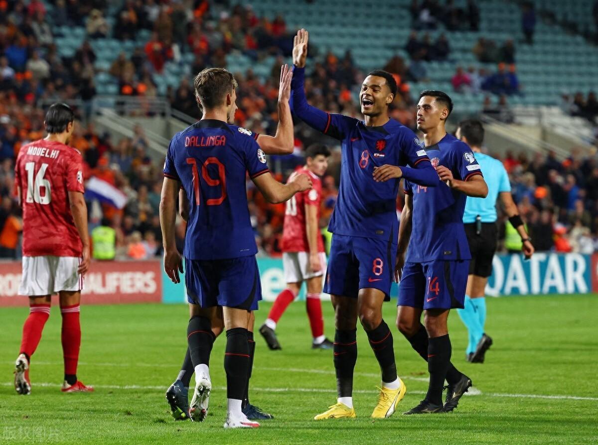 荷兰队赢得比赛,晋级欧锦赛决赛 荷兰队赢得比赛,晋级欧锦赛决赛